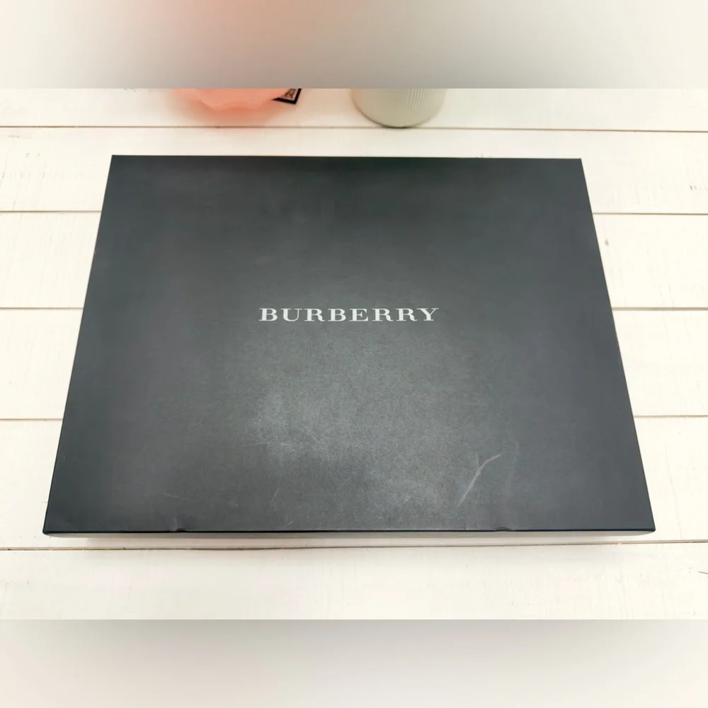 New Burberry Towel Gift Set